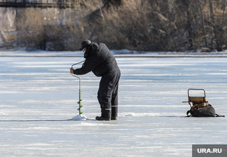 Рыбаки на Городском пруду. Екатеринбург, зимняя рыбалка