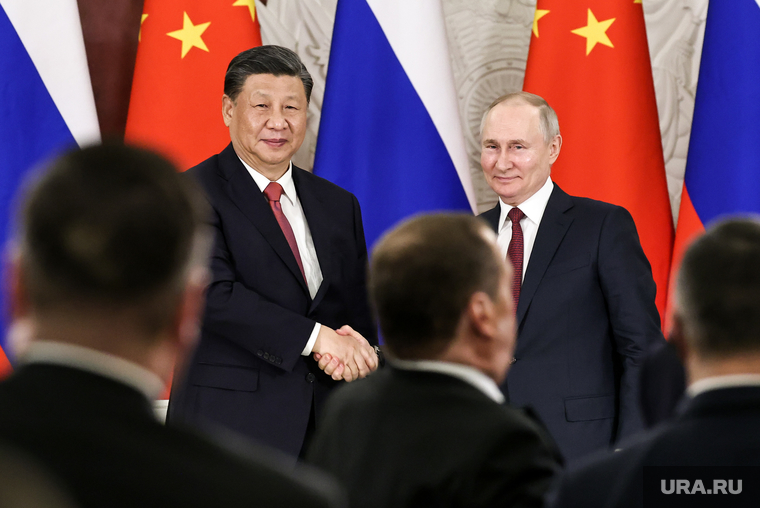 Президент России Владимир Путин и председатель КНР Си Цзинь Пин на встрече во время совместного заявления в Кремле. Москва, си цзиньпин, путин владимир