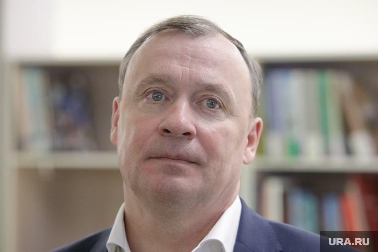 Мэр Алексей Орлов во время инспектирования школы №167 и троллейбусного депо Орджоникидзевское. Екатеринбург, орлов алексей