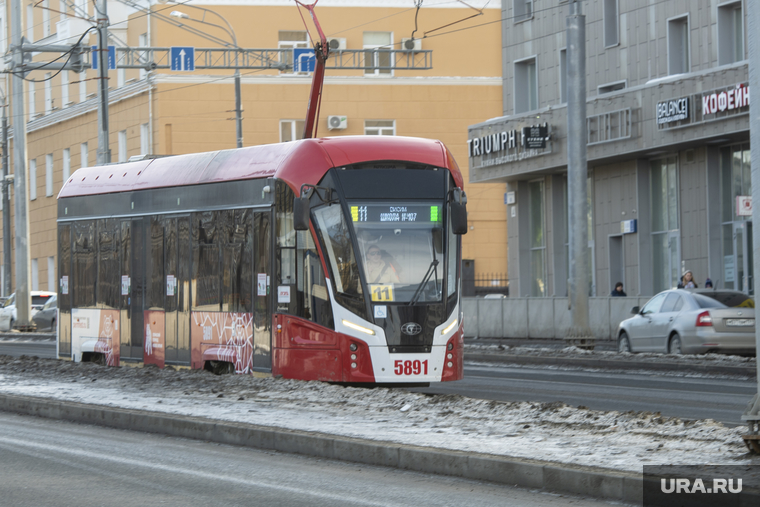 Повседневная жизнь. Пермь, общественный транспорт, трамвай, улица революции