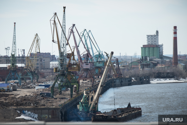 Клипарт. Пермь, портовые краны, набережная камы