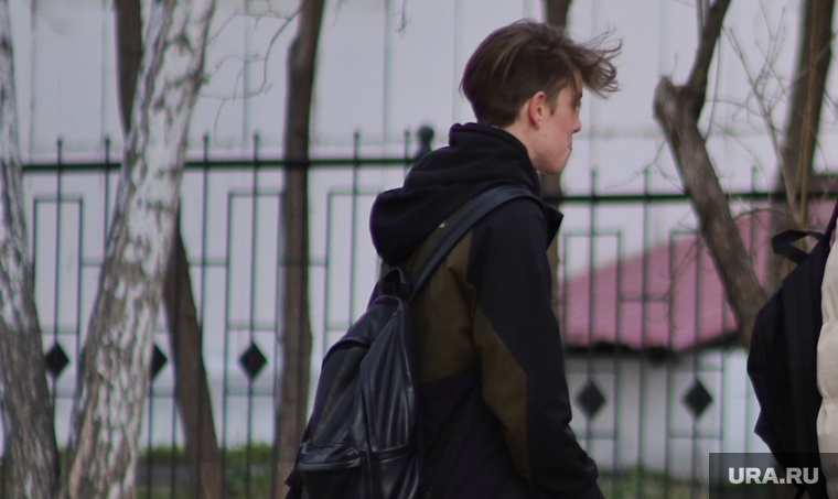 Дети в городе. Курган , подростки, дети