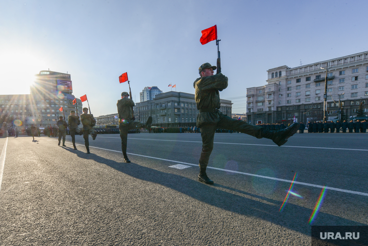 Репетиция торжественного построения войск Челябинского гарнизона. Челябинск, почетный караул, армия, военные, вооруженные силы, репетиция парада