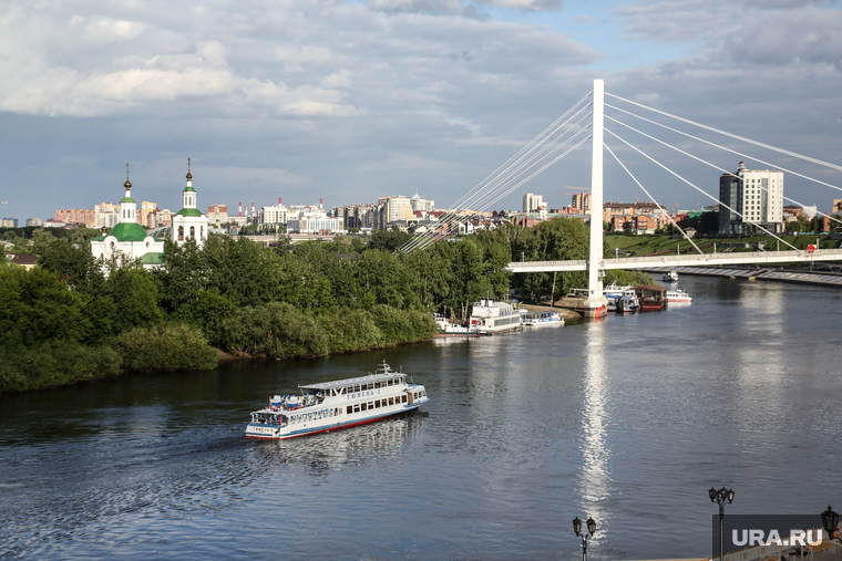 Виды города . Тюмень, город тюмень, мост влюбленных, теплоход