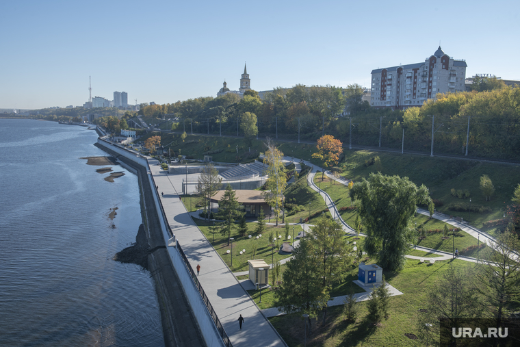 "Бабье лето". Пермь, бабье лето, набережная реки кама, осень в городе