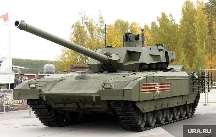 Спецоперация на Украине: Россия использует танки Т-14 Армата для  уничтожения техники НАТО — академик