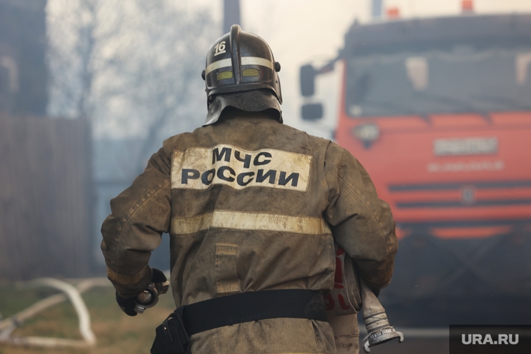 На место тушения пожара под Курганом отправили спасателей из двух соседних регионов