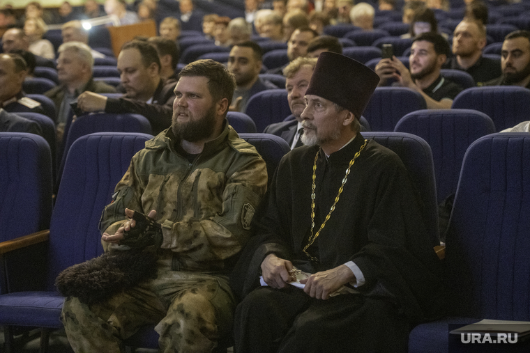 Представитель Пермской епархии РПЦ стал участником конференции. Он отметил, что церковь не осталась в стороне, и активно помогает жителям присоединенных республик и военнослужащим