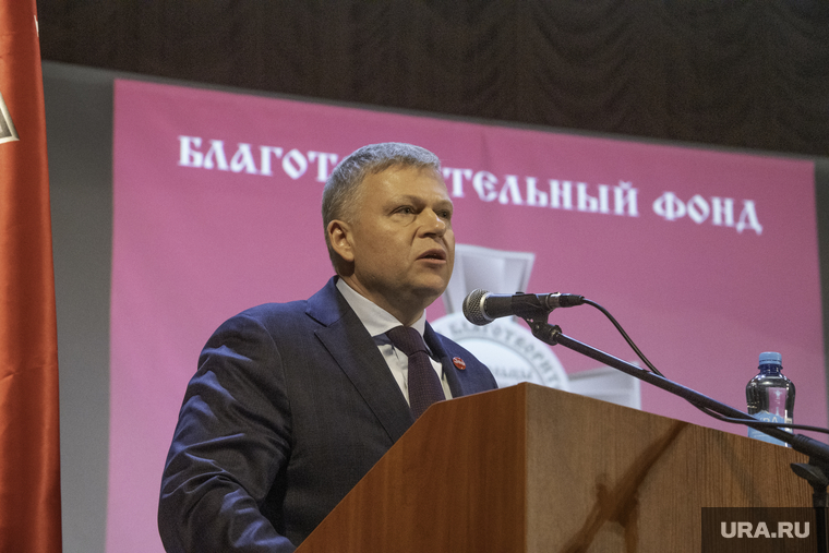 Глава города Алексей Демкин, посетивший мероприятие, выразил гордость за земляков, помогающих фонду. В приветственной речи он отметил, что «это люди с большим сердцем, которые всегда чутко реагируют на чужую беду».