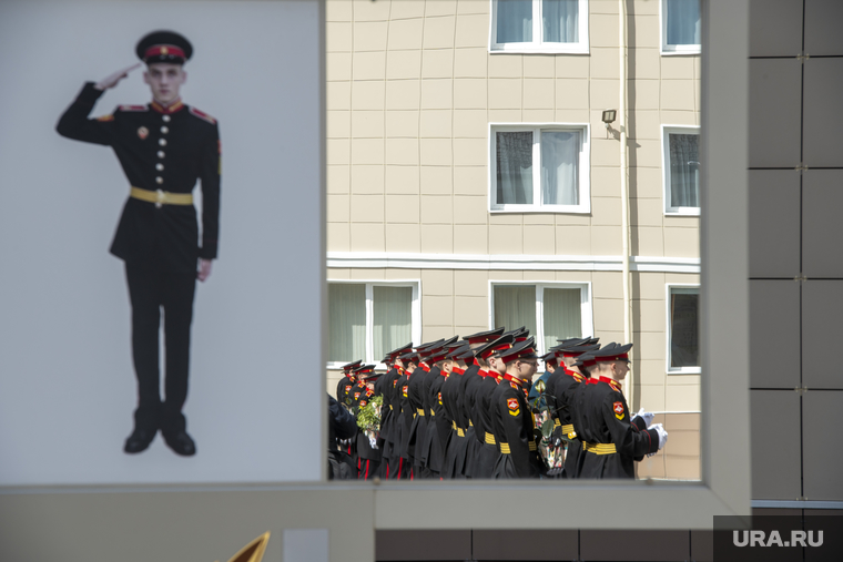 Последний звонок 9 классов Суворовского военного училища. Пермь, последний звонок, суворовцы, пермское суворовское училище, ПСВУ, построение на плацу