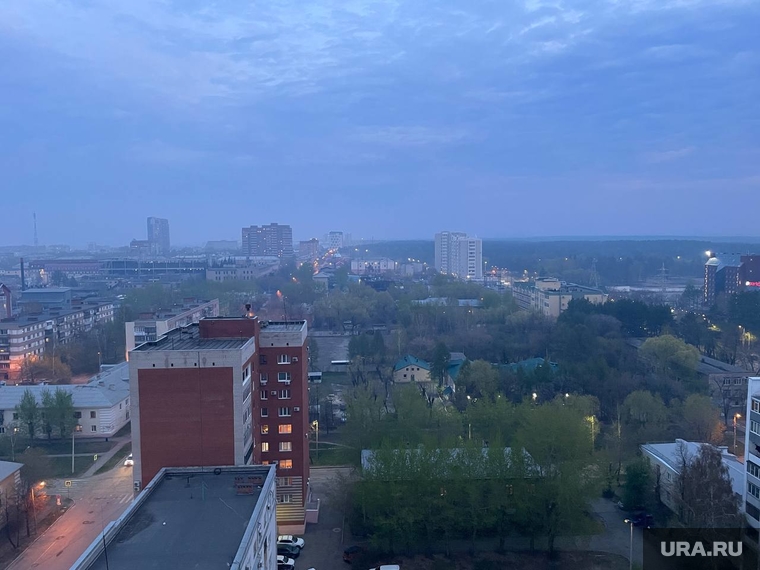 В центре Челябинска наблюдается сизая дымка