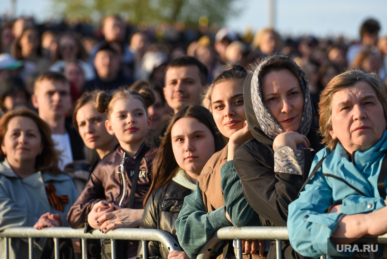 Гала-концерт в честь празднования 77-й годовщины Победы в Великой Отечественной войне. Екатеринбург , концерт, концерт на улице
