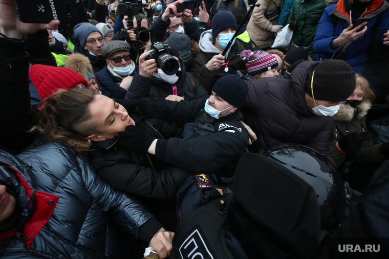 Несанкционированный митинг оппозиции в поддержку Алексея Навального. Москва, митинг, шествие, протест, несанкционированная акция, задержание, москва, драка с полицией, сопротивление при аресте
