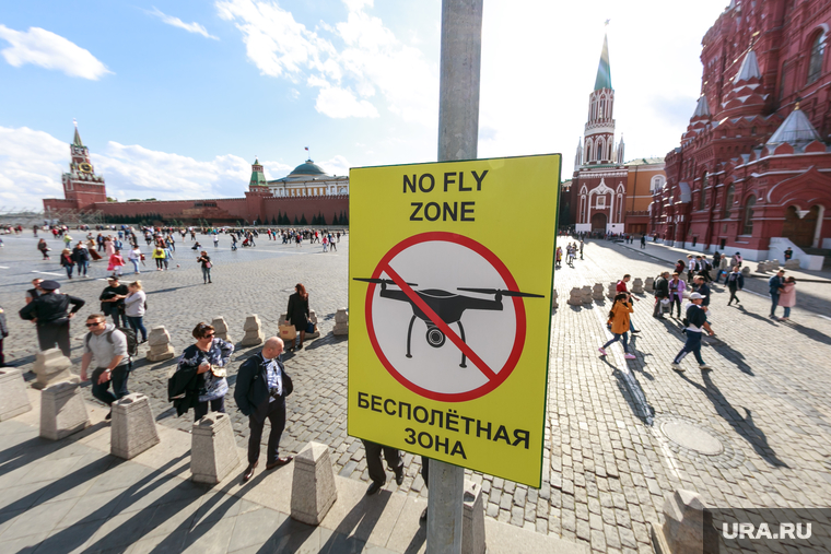 Знак "Бесполетная зона" на Красной площади. Москва, красная площадь, знак бесполетная зона,  дрон