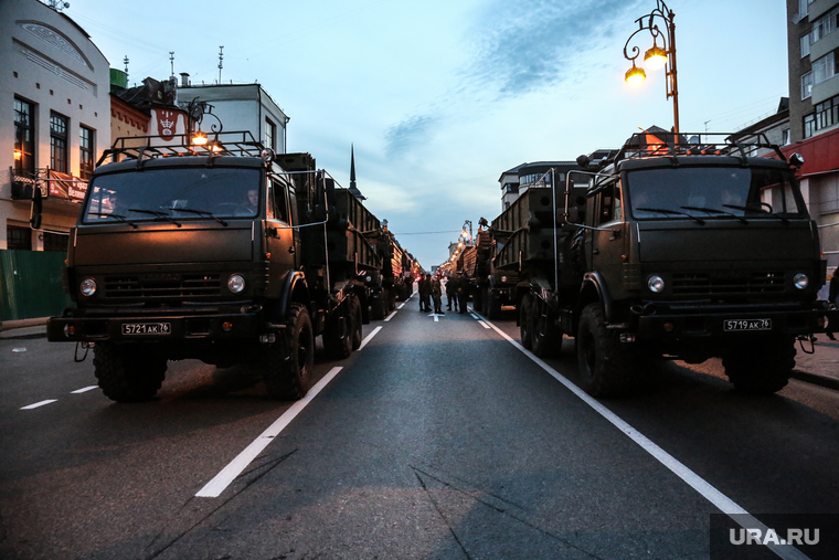 Репетиция парада к 9 Мая. Тюмень, военная техника