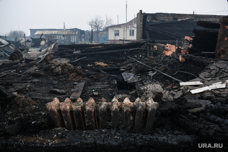 Последствия пожара в деревне Успенка. Тюменская область, сгоревший дом, последствия пожара