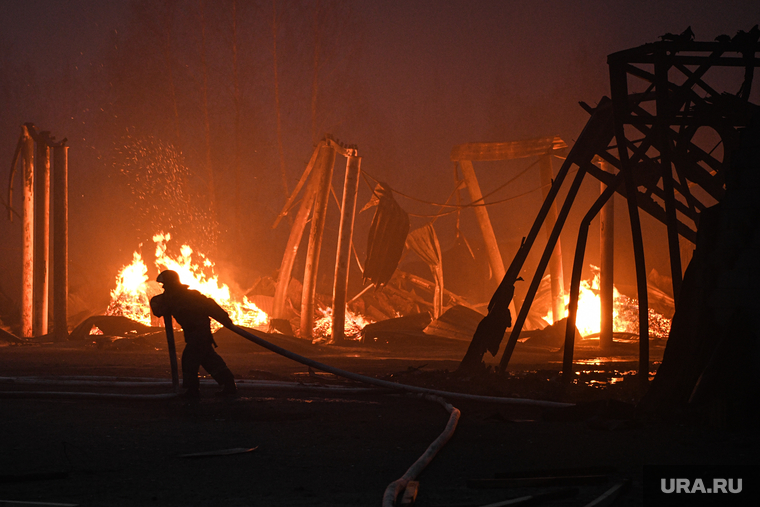 Последствия пожара в деревне Успенка. Тюменская область, пожар, тушение пожара, пожарны