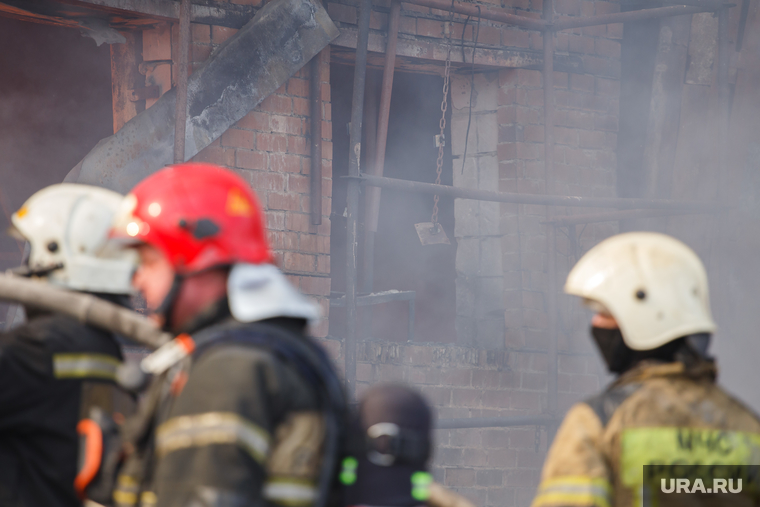 Пожар на складах. Екатеринбург, локализация пожара, пожарные