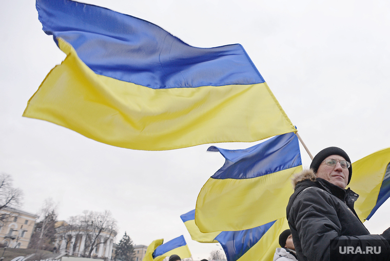 Евромайдан. Киев, флаг украины, площадь независимости