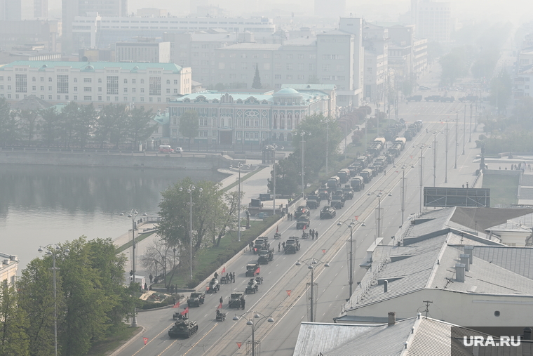 Утренний смог в Екатеринбурге