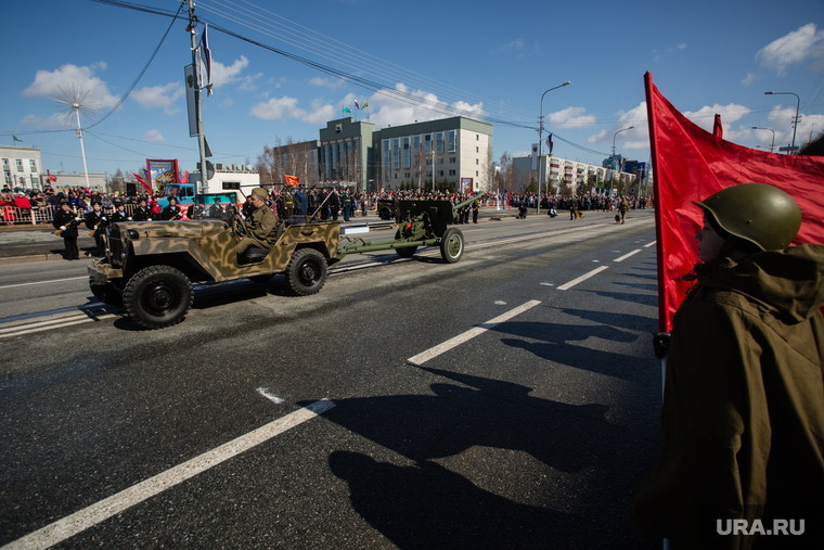 Празднование Дня Победы. Сургут, военная техника, день победы, парад победы, 9 мая