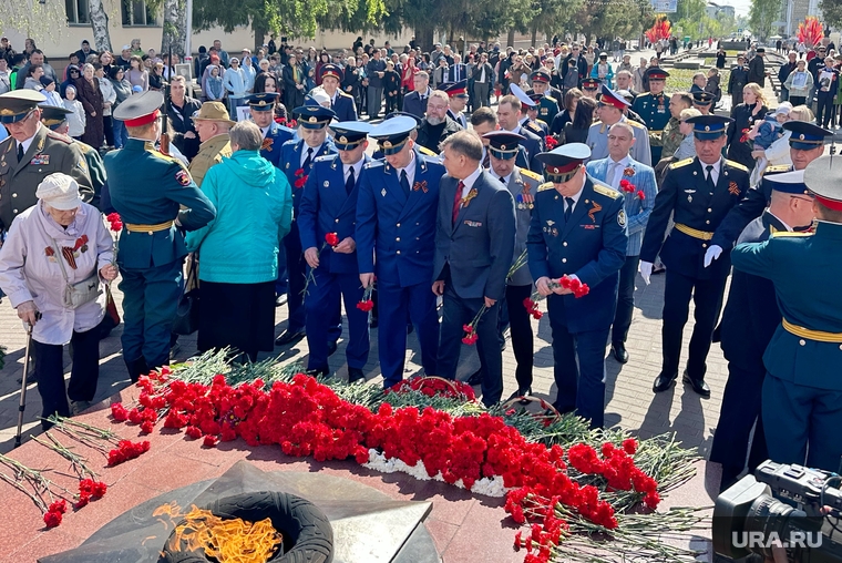 К Вечному огню пришли главы силовых структур