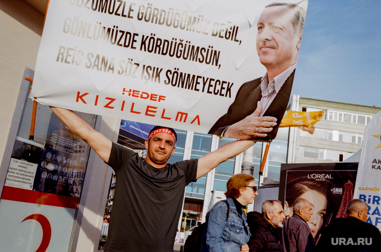 Предвыборная агитация в Стамбуле. Турция, флаг турции, турция, стамбул, митинг, турецкий флаг, эрдоган реджеп тайип, турки