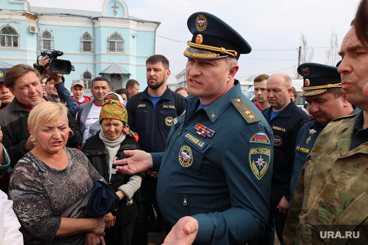 Министр Куренков выслушал жалобы курганских погорельцев