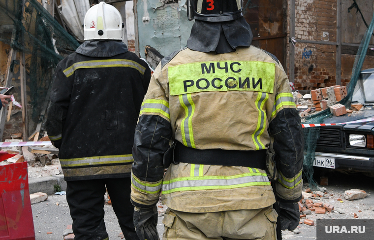 Последствия обрушения старого здания на Радищева. Екатеринбург , мчс екатеринбург