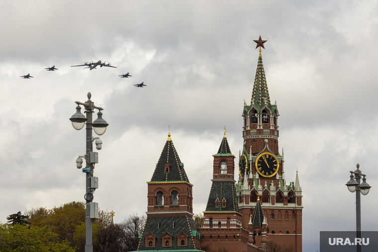 Репетиция воздушной части парада. Москва, самолет, московский кремль, воздушный парад, пилотажная группа, воздушное звено