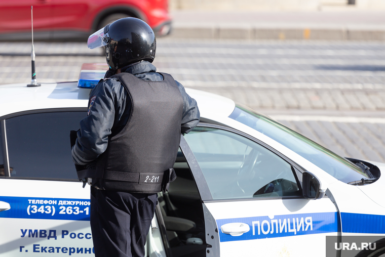 Плановая тренировка силовиков. Екатеринбург, бронежилет, силовик, полиция, полицейский в шлеме