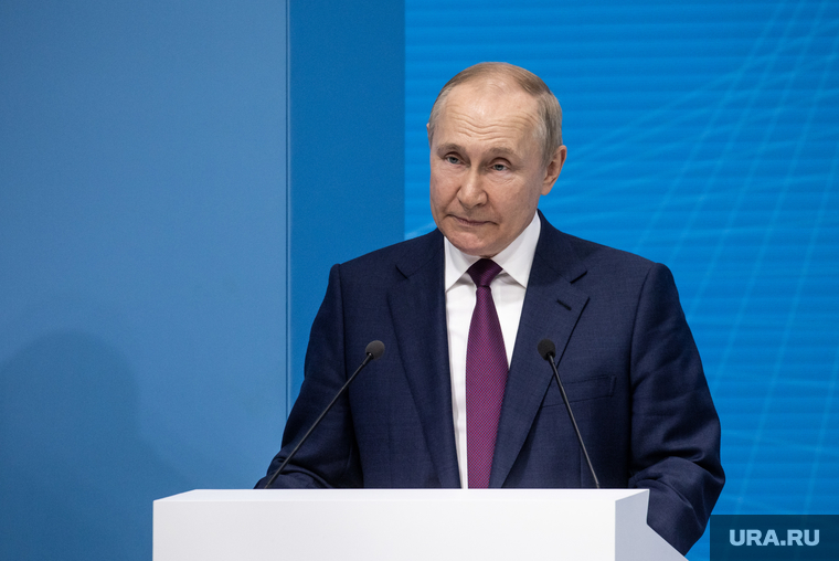 Владимир Путин на пленарном заседании форума АСИ. Москва