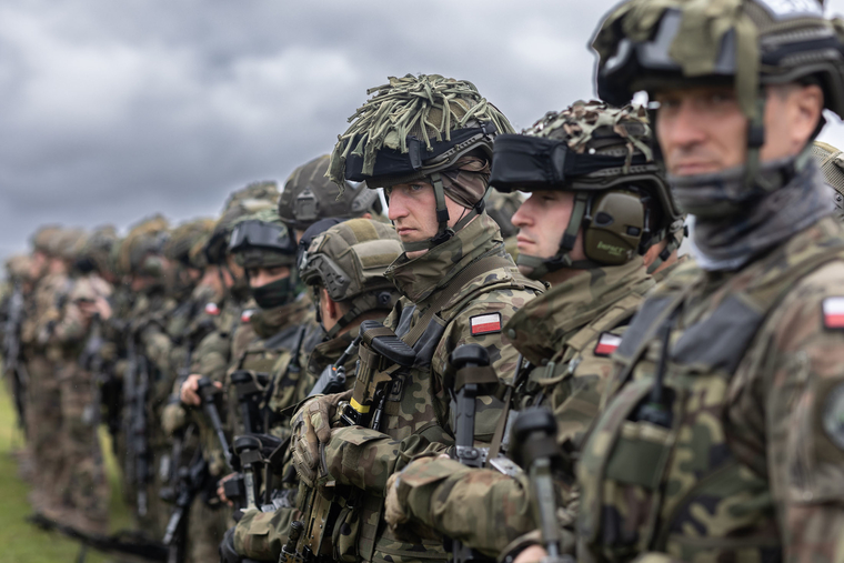 НАТО. stock, военные, нато, польша, nato, солдат, армия нато, польская армия, польский военный, поляк, stock