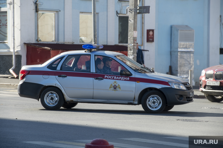 "Бабье лето". Пермь, бабье лето, полиция, вневедомственная охрана, охрана росгвардия, автомобиль росгвардии