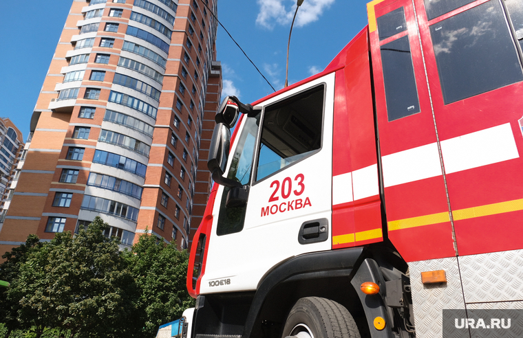 Последствия атаки БПЛА по адресу Ленинский проспект 92к1. Москва, пожарный автомобиль, спецтранспорт, пожарные