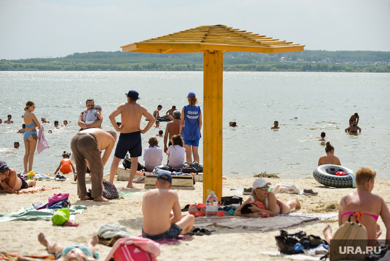 Пляжный сезон. Челябинск, жара, лето, грибок, зонт, пляж, отдых