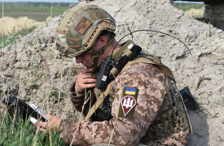 Вооруженные силы Украины. stock, рация, связист, всу, украинские военные, stock