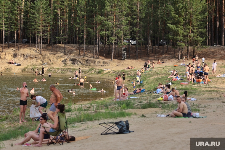 Курганцы жалуются, что добраться до Голубых озер и выехать обратно в город на такси и общественном транспорте проблематично