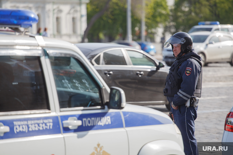 Плановая тренировка силовиков. Екатеринбург, бронежилет, полиция, полицейский в шлеме