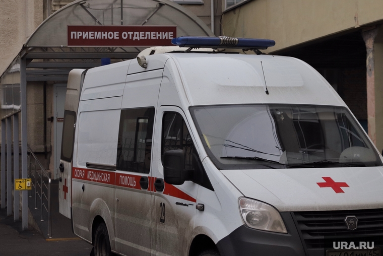 Машины скорой помощи. Курган, приемный покой, медицинская помощь, машина скорой помощи, вызов врача, Областная больница курган, скорая помощь