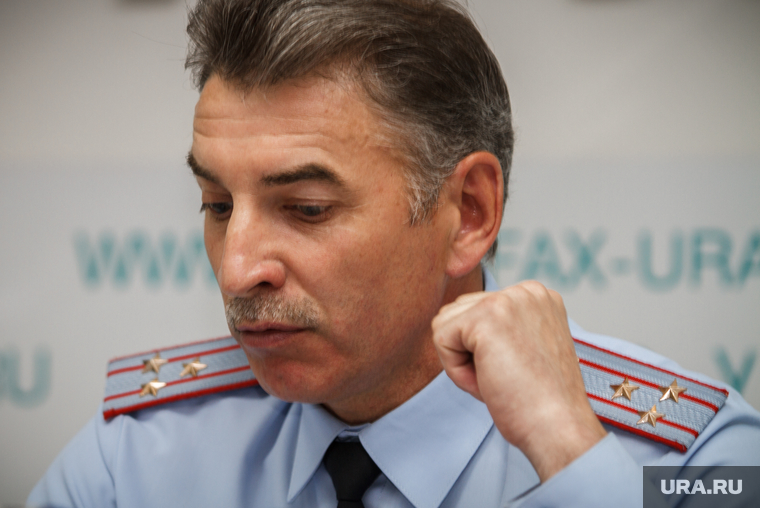 Пресс-конференция начальника ГИБДД Юрия Демина. Екатеринбург, демин юрий, кулак