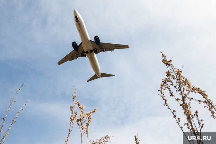 Взлет и посадка самолетов в аэропорту "Кольцово". Екатеринбург, boing 737, авиация, боинг737, самолет, vq-boy