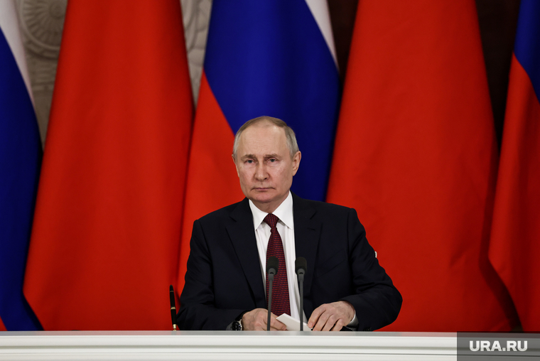 Президент России Владимир Путин и председатель КНР Си Цзинь Пин на встрече во время совместного заявления в Кремле. Москва, путин владимир