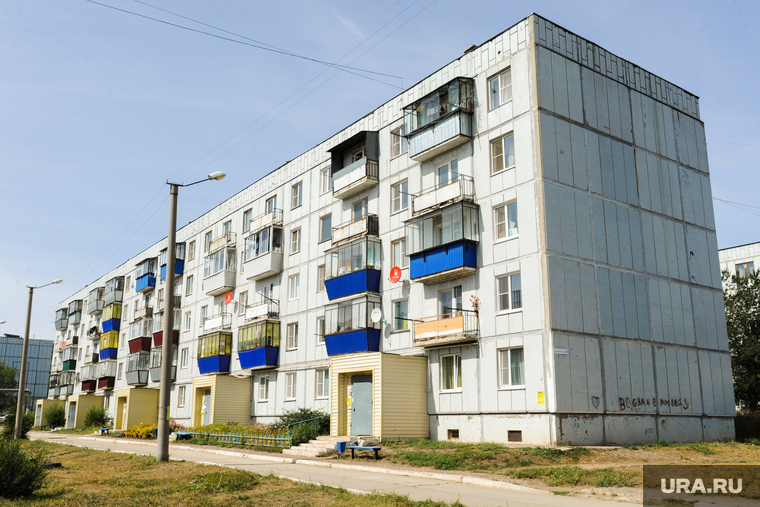Репортаж об убийстве жены депутатом, главврачом Азатом Зариповым. Челябинская область. Карталы, поселок Локомотивный, пятиэтажка, многоквартирный дом