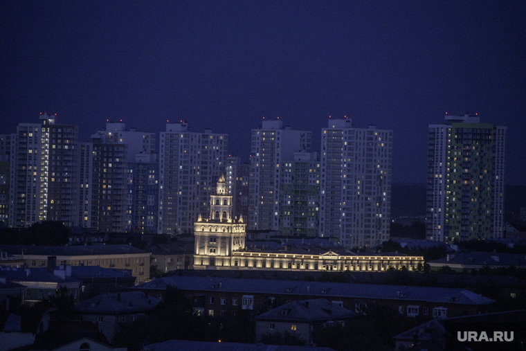 Повседневная жизнь. Пермь, ночной город, башня смерти ночью