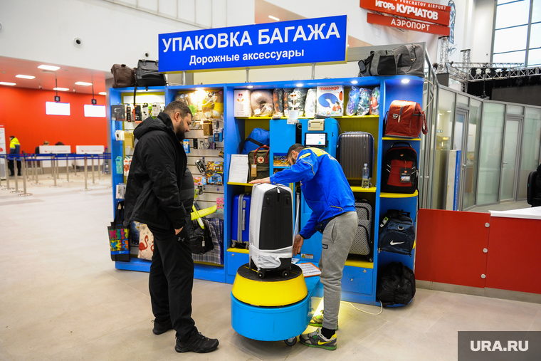 Алексей Текслер посетил новый терминал внутренних авиалиний аэропорта «Челябинск» имени Игоря Курчатова. Челябинск, аэропорт, упаковка багажа, аэропорт игорь курчатов