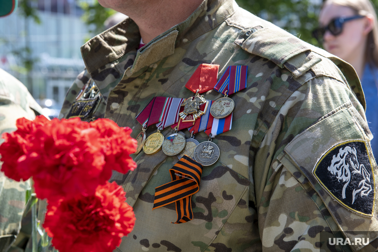 Возложение День памяти участников боевых действий. Пермь, возложение цветов, ордена и медали, участники боевых действий, боевые награды