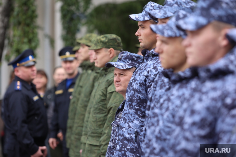 Молодые курганцы отправятся служить в Президентский полк, части Росгвардии и ВМФ