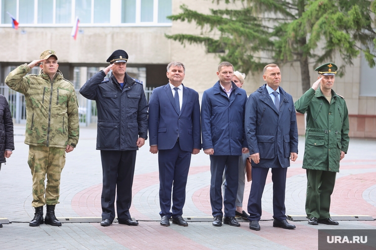 Курганские власти и силовики проводили призывников в элитные войска
