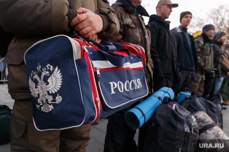 Отправка добровольцев по мобилизации. Магнитогорск, россия, сумка, добровольцы, мобилизация, сво, отправка мобилизованных, частичная мобилизация
